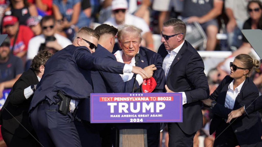 Fusillade lors d'un rassemblement de Trump en Pennsylvanie - en images