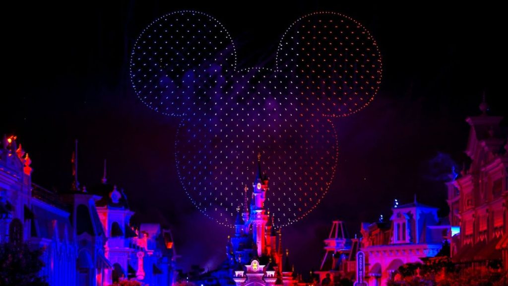 How did Disneyland Paris break a world record for Bastille Day?