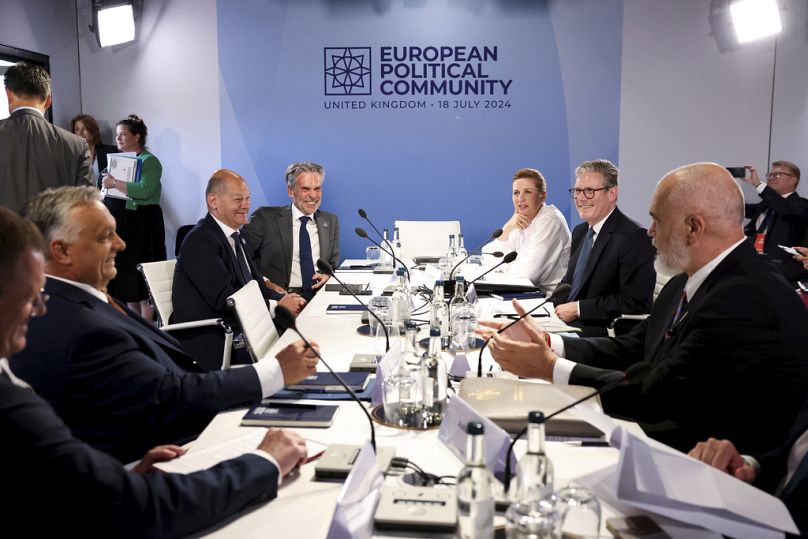 Le Premier ministre albanais Edi Rama, le Premier ministre britannique Keir Starmer, la Première ministre danoise Mette Frederiksen, le Premier ministre néerlandais Dick Schoof, le chancelier allemand Olaf Scholz et le Premier ministre hongrois Viktor Orban