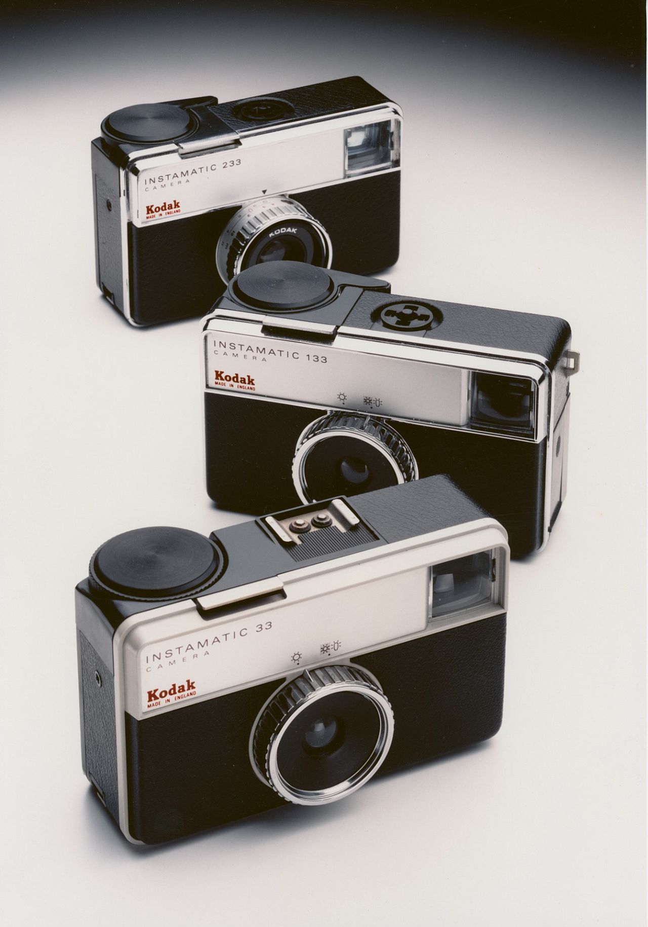 La conception de Grange pour la série Instamatic 33, lancée en 1968 et devenue une sensation du jour au lendemain, a propulsé Grange vers de nouveaux niveaux de renommée en matière de design.