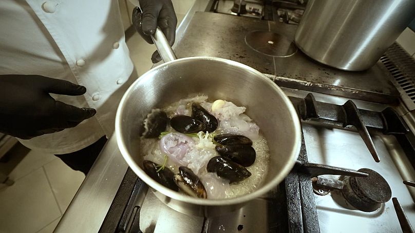 Soupe de fruits de mer à base de méduses