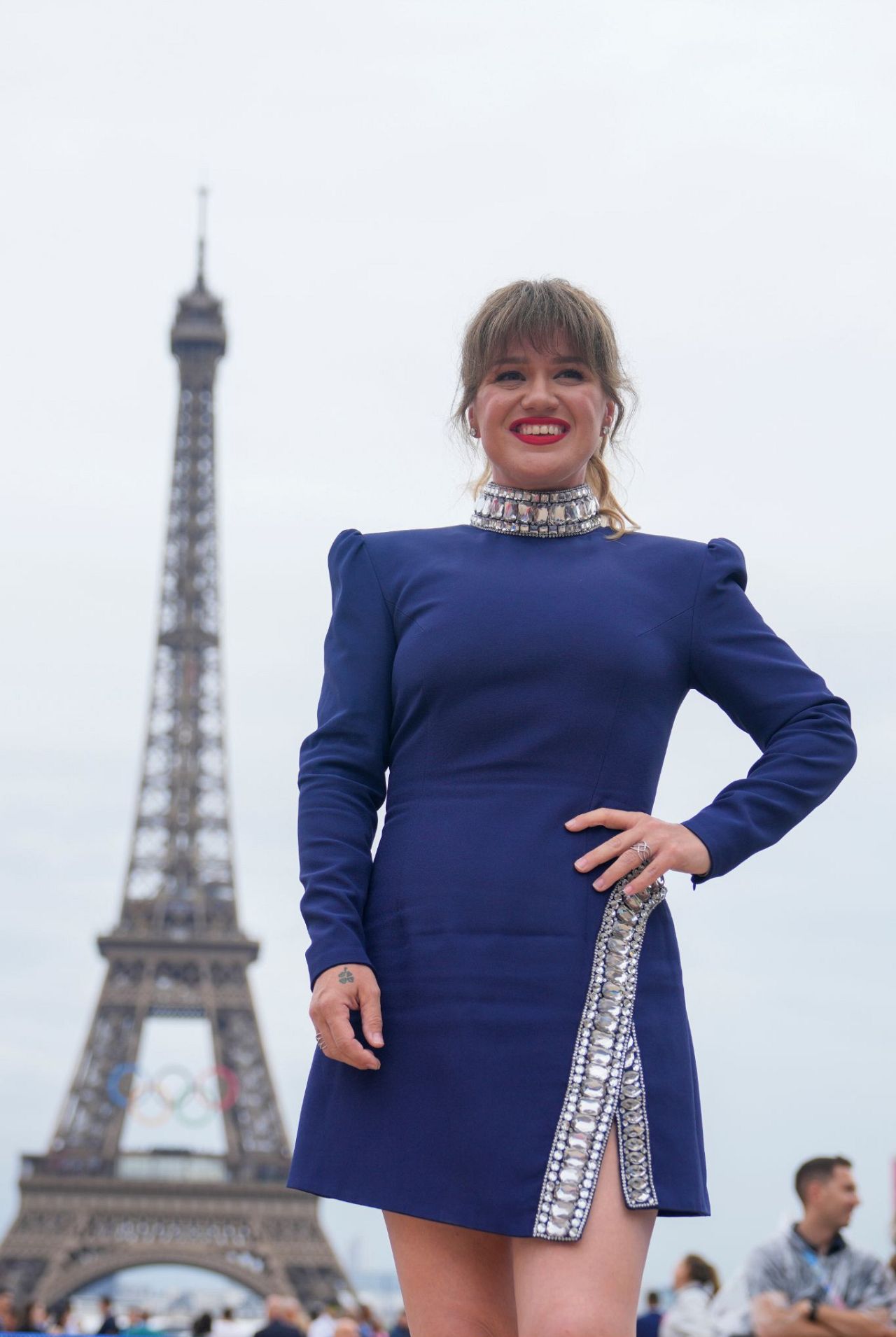 Kelly Clarkson arrive à Paris, en France, avant la cérémonie d'ouverture des Jeux olympiques d'été de 2024