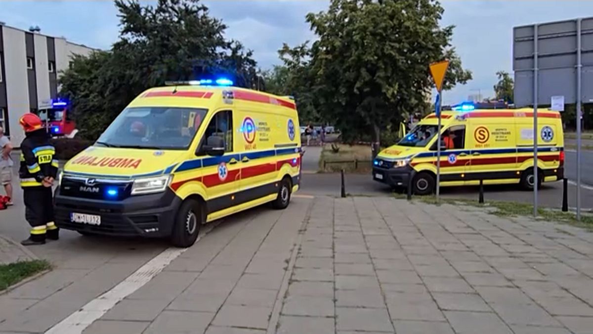 21 taken to hospital for symptoms of chlorine poisoning