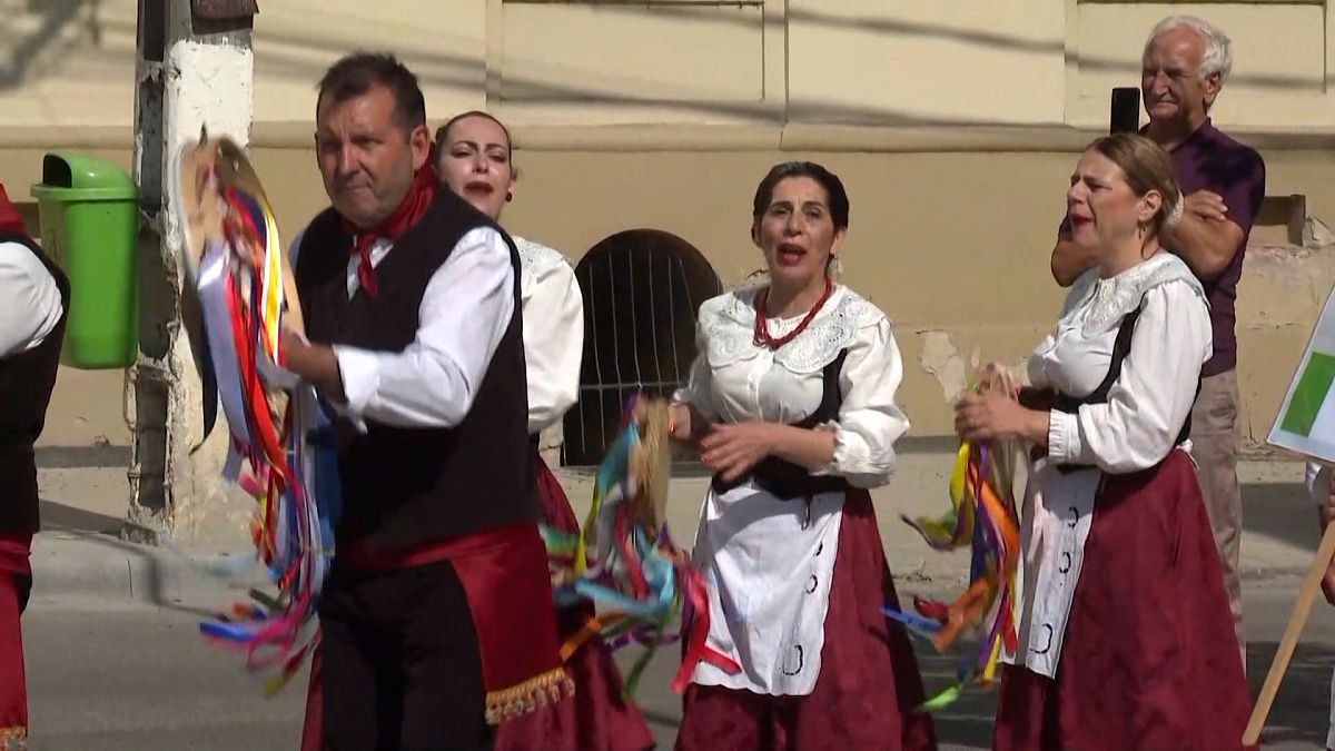 00 dancers from 9 countries attend International Folklore Festival in Romania