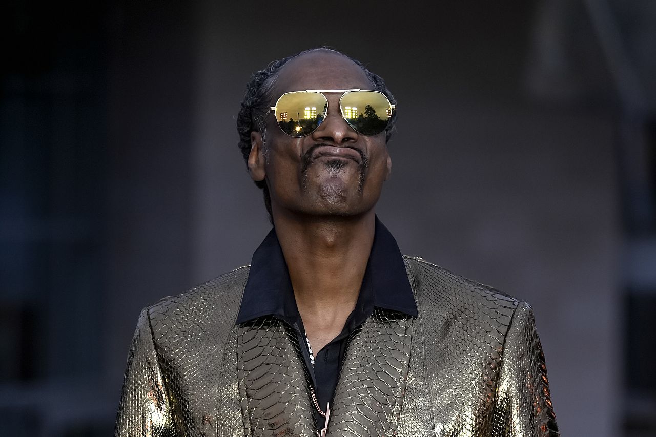 Snoop Dogg à son arrivée à la Fondation Louis Vuitton à la veille de la cérémonie d'ouverture des Jeux Olympiques de Paris, aux Jeux Olympiques d'été de 2024