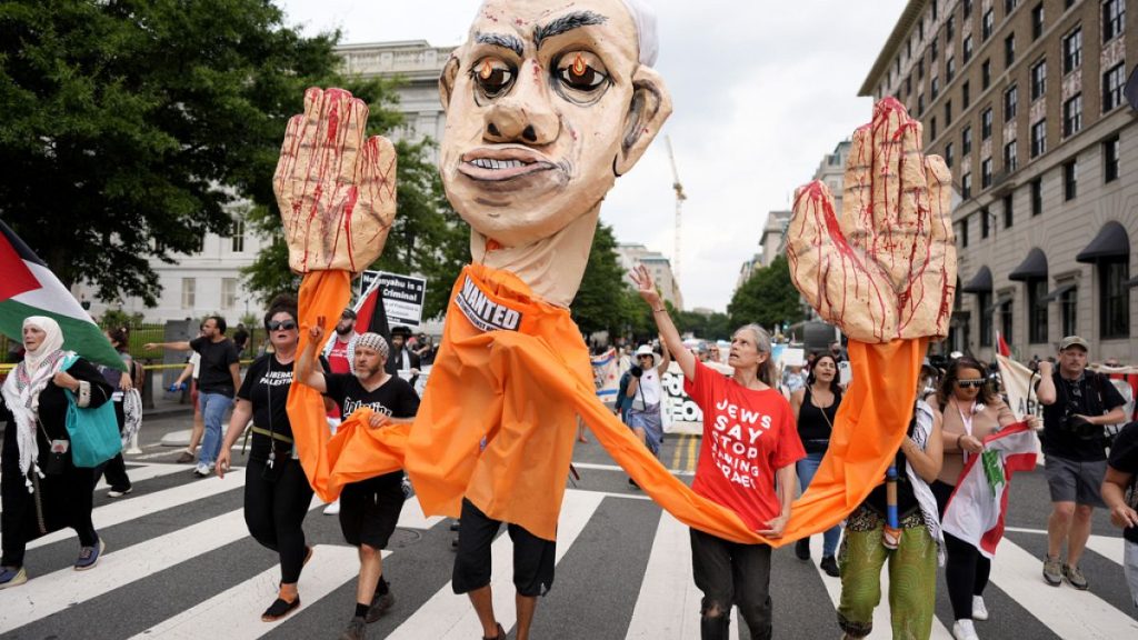 Des manifestants se rassemblent à Washington lors de la rencontre entre Biden et Netanyahu