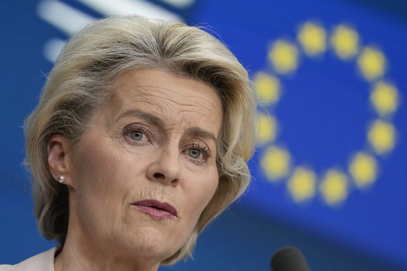 La présidente de la Commission européenne, Ursula von der Leyen, s'exprime lors d'une conférence de presse lors d'un sommet de l'UE à Bruxelles, en octobre 2023