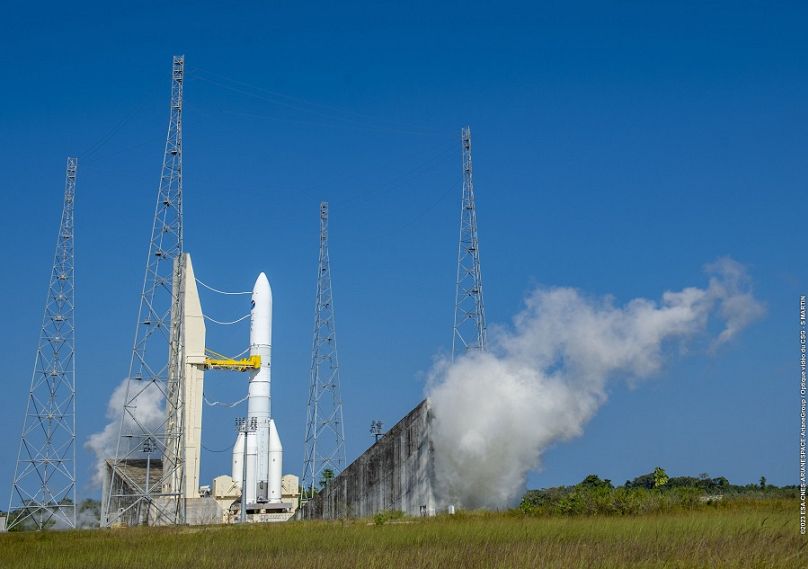 Ariane 6 pendant les préparatifs.