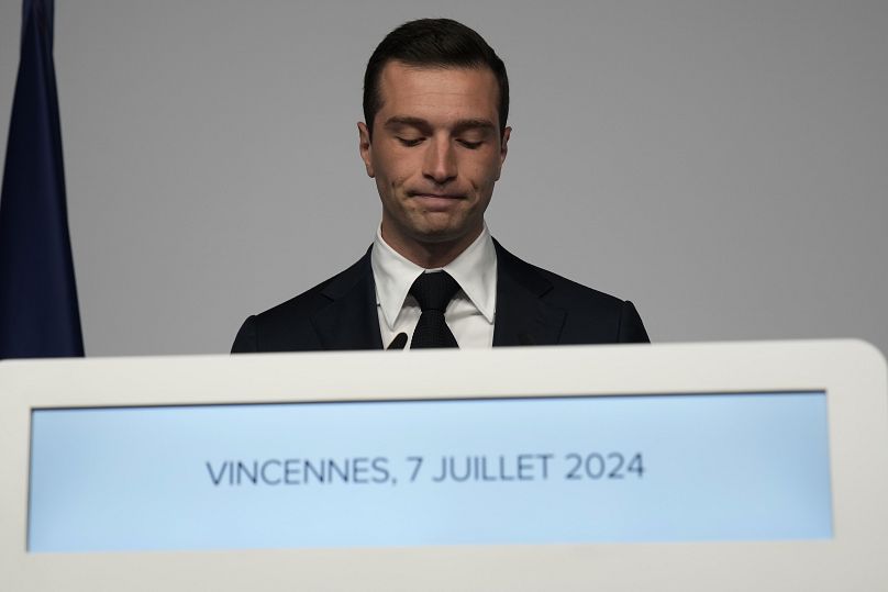 Le président du Rassemblement national, Jordan Bardella, prononce un discours à Paris après le second tour des élections législatives, le 7 juillet 2024