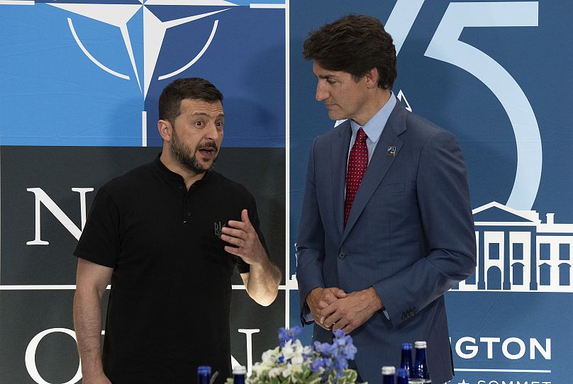 Le Premier ministre canadien Justin Trudeau s'entretient avec le président ukrainien Volodymyr Zelenskyy lors du sommet de l'OTAN à Washington.