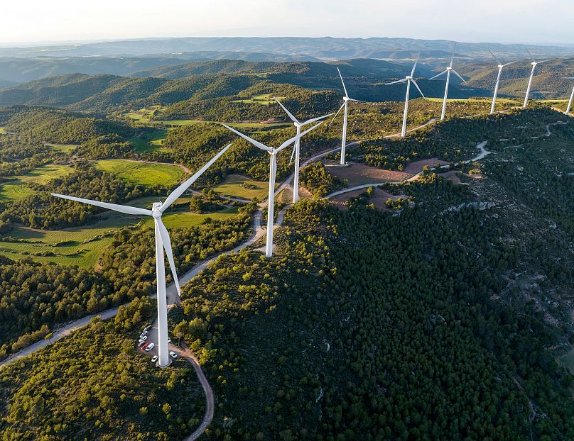 Vue aérienne des éoliennes dans le parc éolien, Catalogne, Espagne