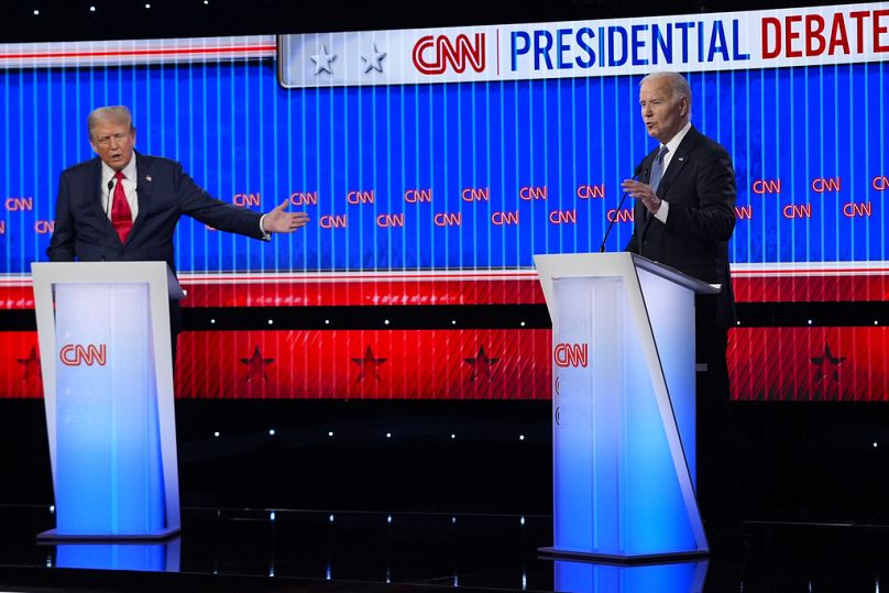 Le candidat républicain à la présidence, l'ancien président Donald Trump et le président Joe Biden parlent simultanément lors d'un débat présidentiel organisé par CNN, (AP Photo/Gerald Herbe)