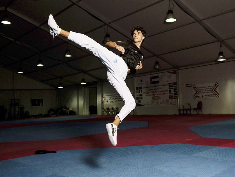 Omar Ismail, né à Dubaï et qui représentera les territoires palestiniens aux Jeux olympiques de Paris, pratique le taekwondo à Sharjah