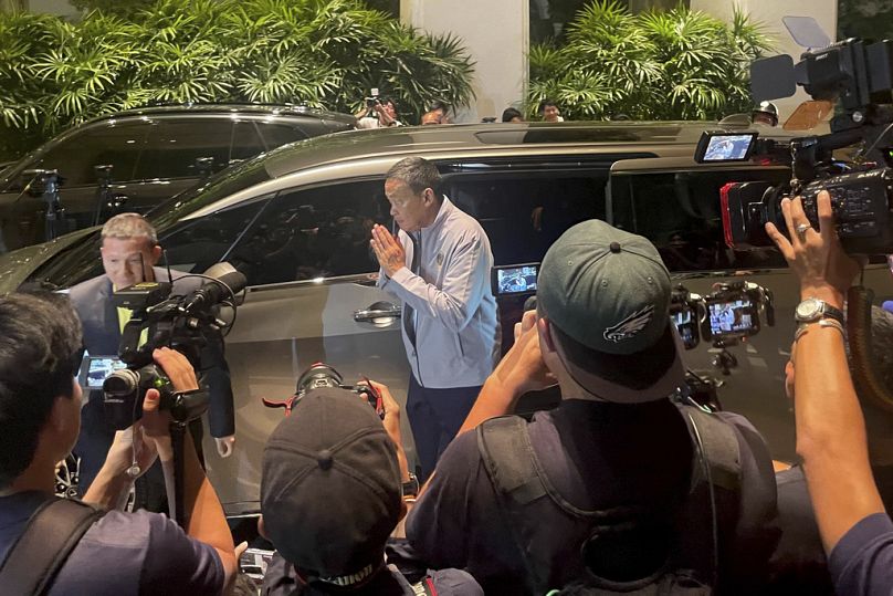 Le Premier ministre thaïlandais Srettha Thavisin arrive à l'hôtel Grand Hyatt Erawan à Bangkok.