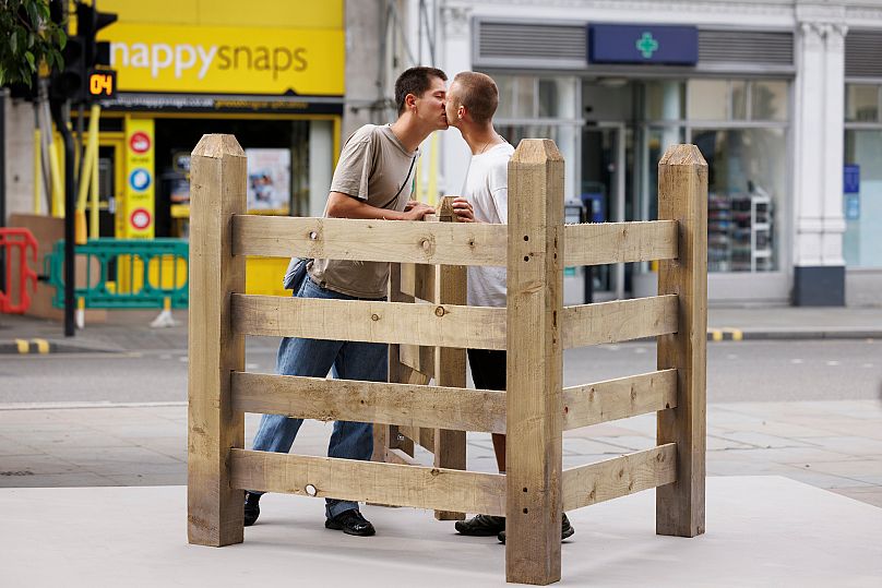 Kissing Gate, Maya Rose Edwards, fait partie de la 13e édition de Sculpture dans la ville. 