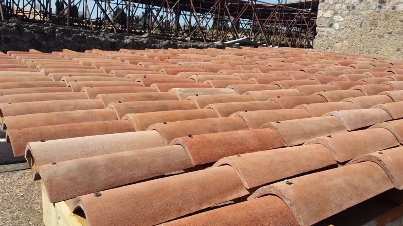 Les panneaux solaires de Pompéi sont déguisés en tuiles en terre cuite.