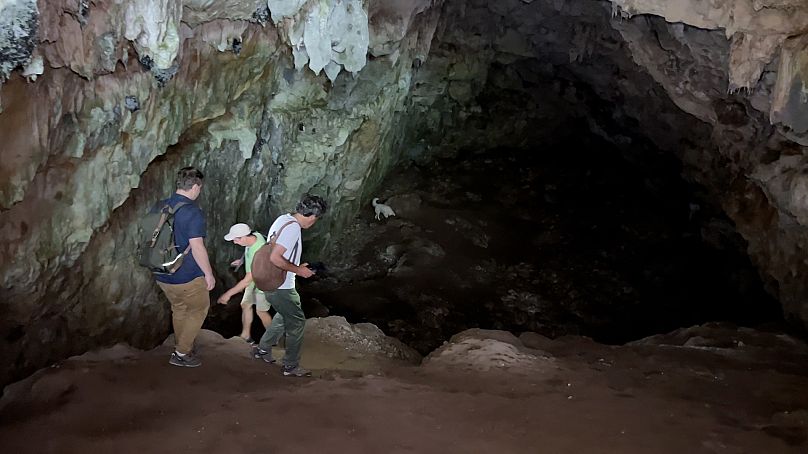 En entrant dans la grotte, la température chute drastiquement