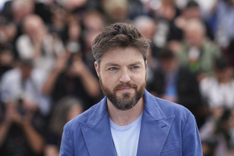 Tom Burke à la première de « Furiosa : A Mad Max Saga » au 77e festival international du film de Cannes