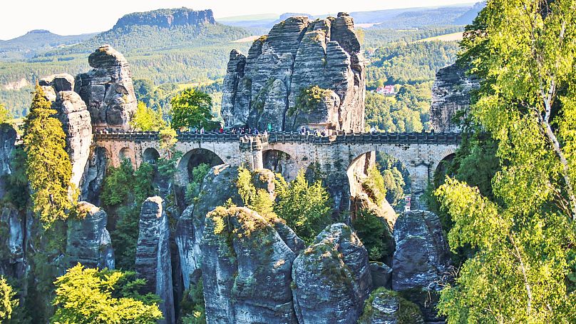 Le pont Bastei dans les montagnes de grès de l'Elbe en Allemagne.