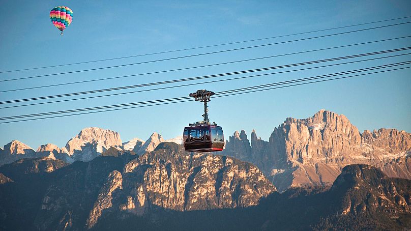 Prenez le téléphérique Renon depuis Bolzano, en Italie.