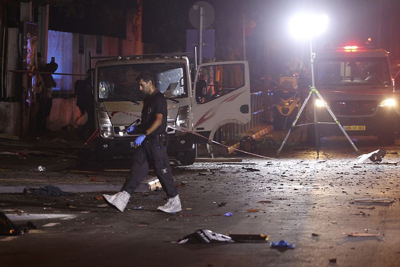 La police israélienne intervient sur les lieux d'une explosion à Tel-Aviv, le 18 août 2024