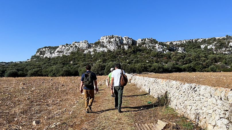 Les roches karstiques surplombent la plaine de Catane