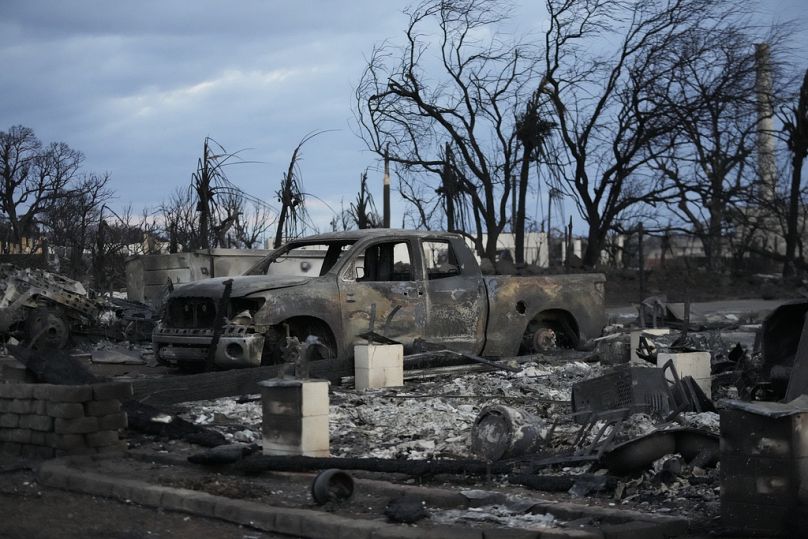 Les débris d'un incendie de forêt sont montrés le jeudi 10 août 2023 à Lahaina, à Hawaï.