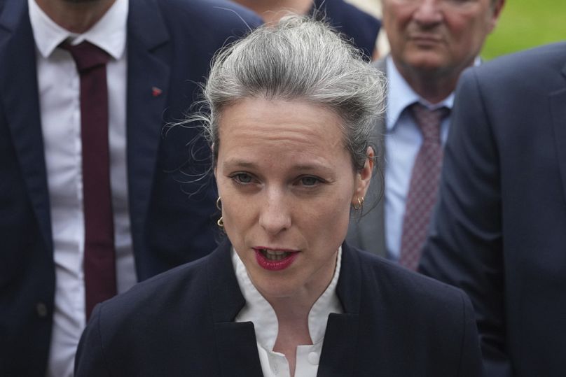 Lucie Castets est arrivée vendredi matin pour des entretiens avec la coalition de gauche et le président Macron