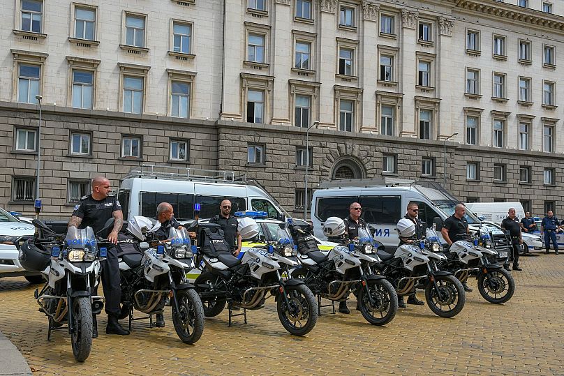 La police a été vue en train de manifester devant le bâtiment présidentiel à Sofia.