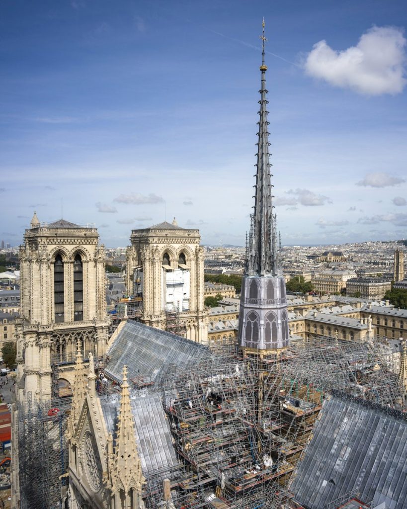 Un espoir, une promesse, une renaissance. Notre-Dame de Paris.100 jours.