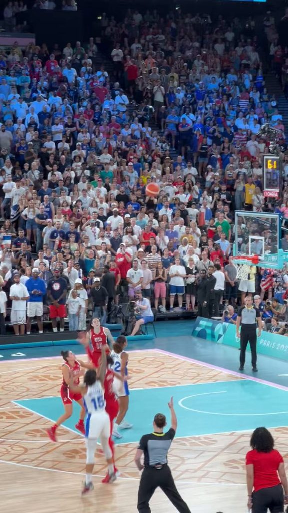 Quel match ! Tout était possible. Un centimètre, une seconde…Magnifiques Bleues. Merci