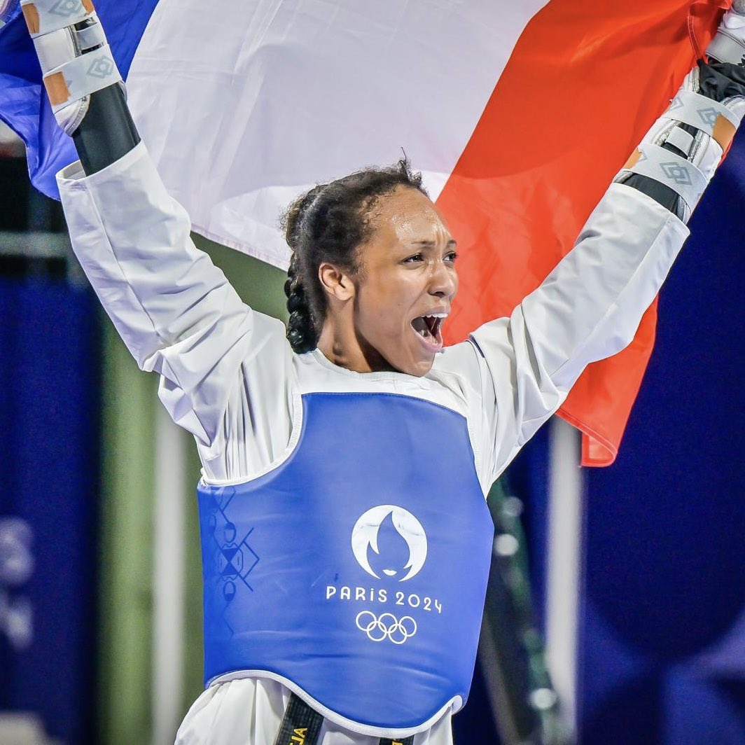 SENSATIONNELLE ! Althéa Laurin est la première championne olympique française en Taekwondo, et c’est ici, aux Jeux de Paris ! La France dépasse le record d'Atlanta avec 16 médailles d'or. Quelle fierté !