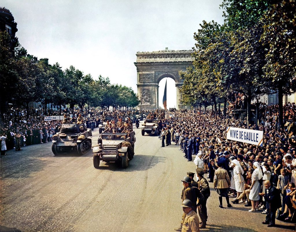 Quand Paris fut libéré, la joie déborda largement l’enceinte de la ville. Elle fut la joie d’un pays. Elle fut la joie du monde.