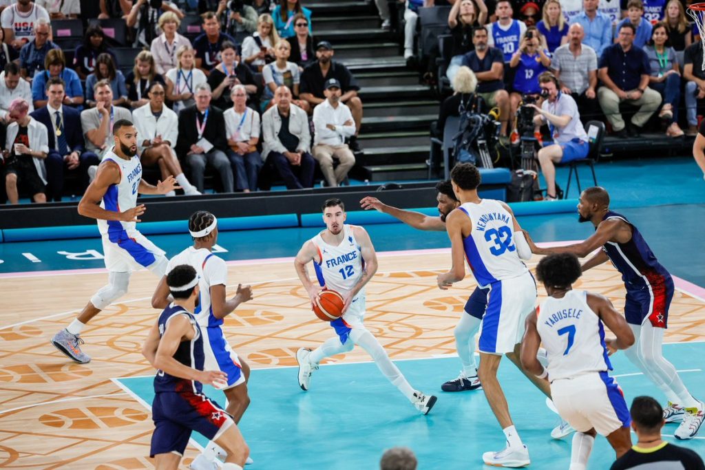 Quelle finale et quel parcours de notre équipe de France de basket ! Vous pouvez être fiers. Et cette ambiance, cette ferveur, les Jeux de Paris !