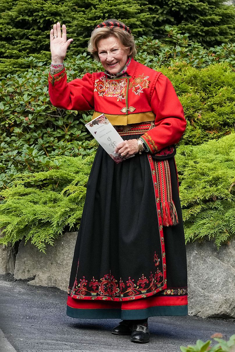 La reine Sonja de Norvège assiste au mariage de la princesse Martha Louise de Norvège et de Durek Verrett, à Geiranger, en Norvège, le samedi 31 août 2024.