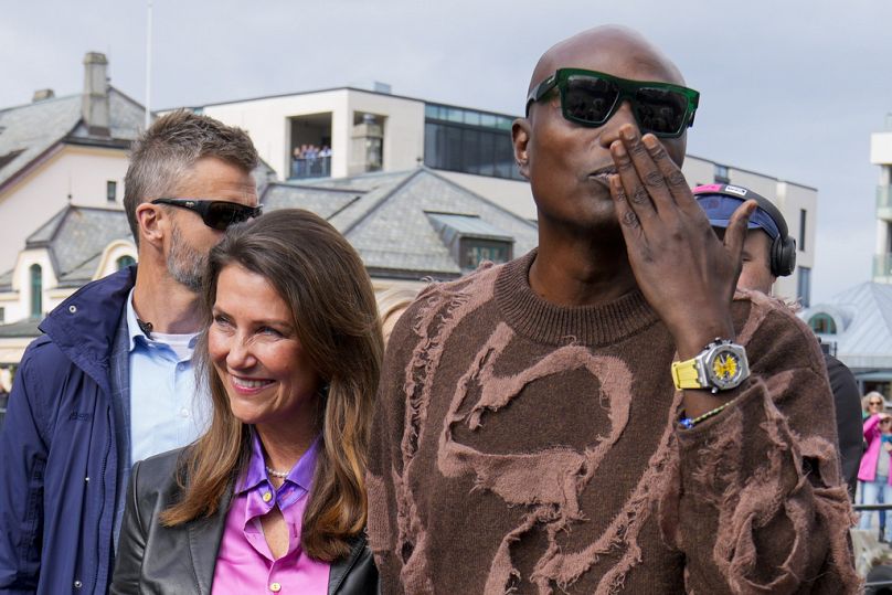 La princesse Martha Louise de Norvège et Durek Verret arrivent aux bateaux à Alesund, en Norvège, le vendredi 30 août 2024, qui les transporteront à Geiranger pour leur mariage.