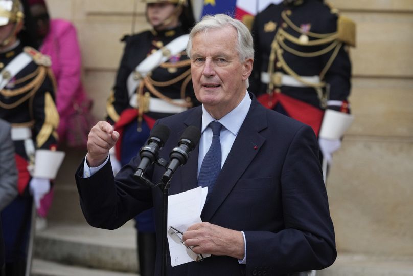 Le nouveau Premier ministre français Michel Barnier prononce un discours lors de la cérémonie de passation de pouvoir, le jeudi 5 septembre 2024 à Paris. 