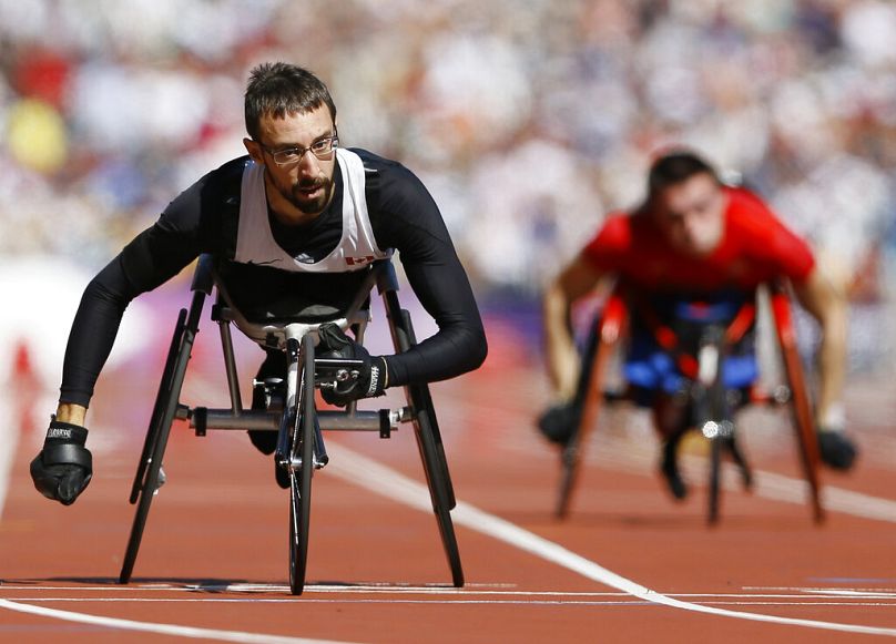 Le Canadien Brent Lakatos participe à la série masculine du 200 mètres T53 aux Jeux paralympiques de 2012, le vendredi 7 septembre 2012, à Londres.