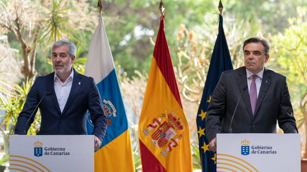 EU Commissioner Margaritis Schinas met with Canary Islands President Fernando Clavijo Batlle while on a visit to the islands.