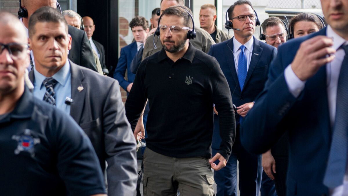 Ukrainian President Volodymyr Zelenskyy, tours the Scranton Army Ammunition Plant in Scranton, Pa., Sunday, Sept. 22, 2024.