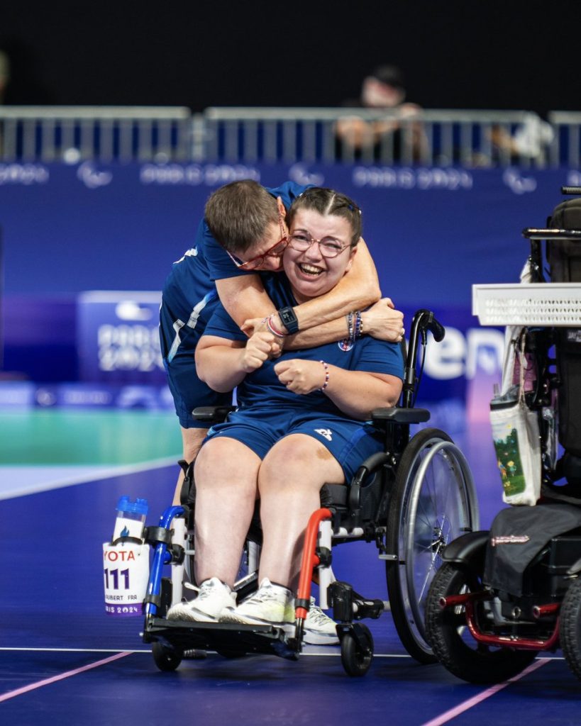 La première médaille tricolore de la boccia est en OR ! Félicitations à Aurélie Aubert ainsi qu’à toute l’équipe qui l’accompagne. Historique.