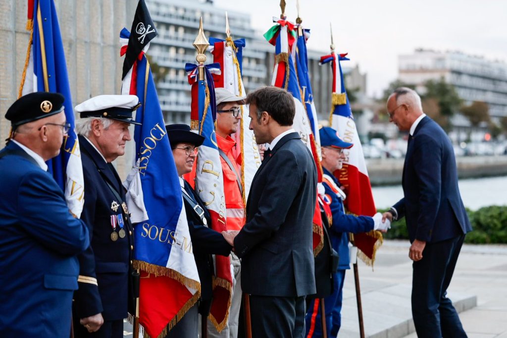 La forme d’une ville change, la mémoire demeure. Le Havre, ville tombée pour la France il y a 80 ans, a pu renaître de ses cendres grâce au peuple français qui s’est réuni dans le danger et l’ombre de la Résistance pour reconstruire, ensemble.