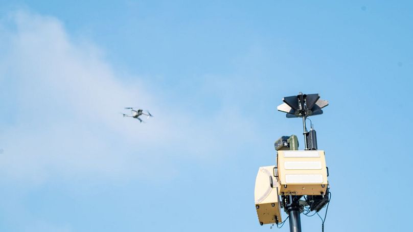 Un drone aperçu en vol lors d'un exercice militaire de l'OTAN le 19 septembre 2024. 