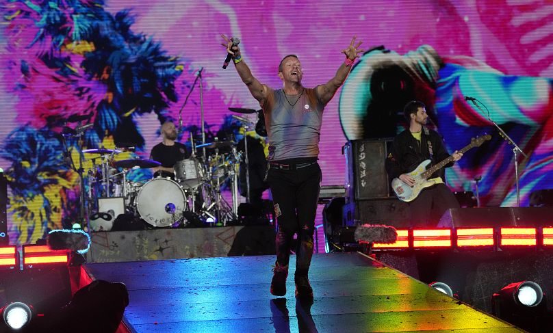 Chris Martin de Coldplay se produit au Rose Bowl, le samedi 30 septembre 2023, à Pasadena, en Californie.