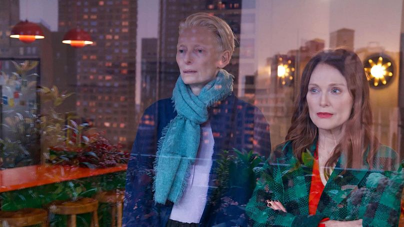 Tilda Swinton et Julianne Moore dans « La Chambre d'à côté »