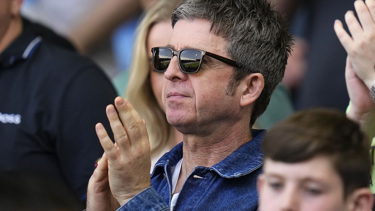 Noel Gallagher’s ‘grumpy middle-aged man’ portrait to be added to National Portrait Gallery