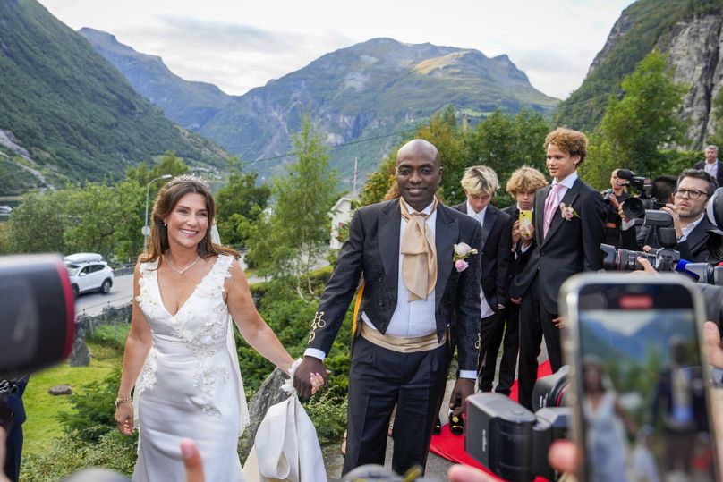 La princesse Martha Louise de Norvège et Durek Verrett arrivent pour leur mariage, à Geiranger, en Norvège, le samedi 31 août 2024.