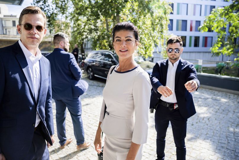 Sahra Wagenknecht, cheffe du parti Alliance Sahra Wagenknecht (BSW), arrive à une conférence de presse après les élections régionales en Saxe et en Thuringe, à Berlin, en Allemagne 