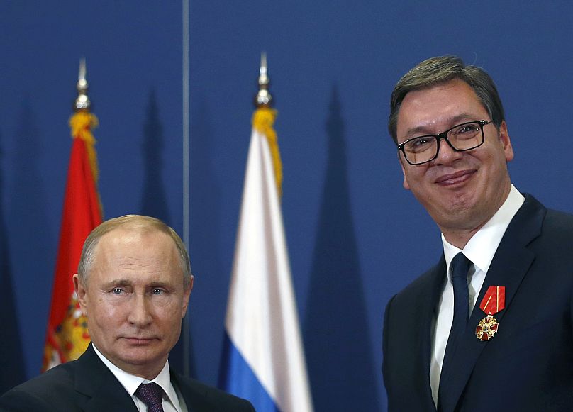 Le président serbe Aleksandar Vučić avec son homologue russe Vladimir Poutine à Belgrade, le 17 janvier 2019