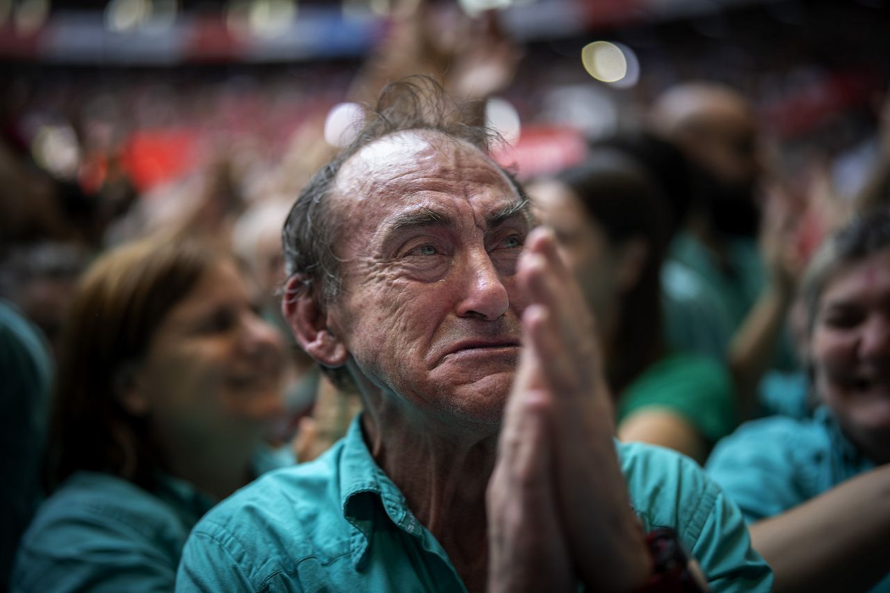 Juan Antonio Rodriguez, 72 ans, réagit après avoir joué avec le 